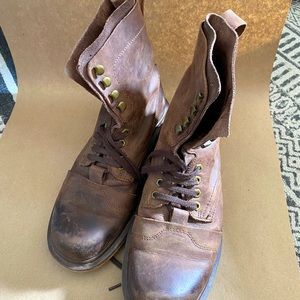 Doc Martins Size 9M